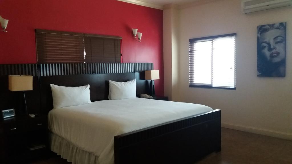 The Wexford Hotel 몬테고 베이 외부 사진