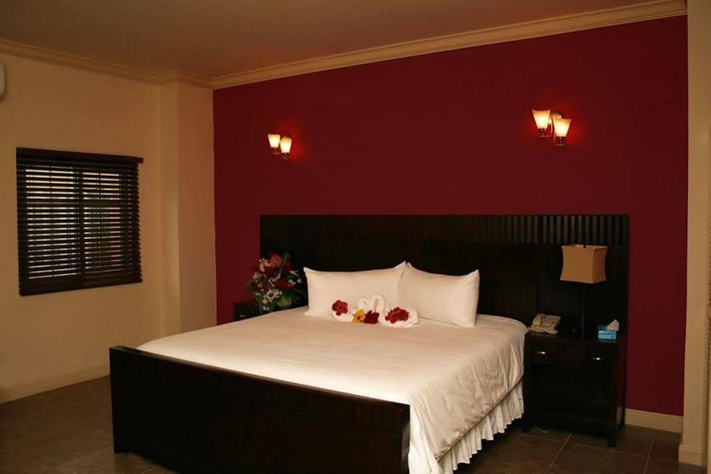 The Wexford Hotel 몬테고 베이 객실 사진