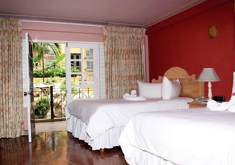 The Wexford Hotel 몬테고 베이 외부 사진